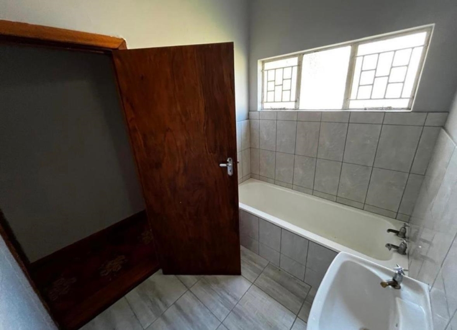3 Bedroom Property for Sale in Heuwelkruin Eastern Cape